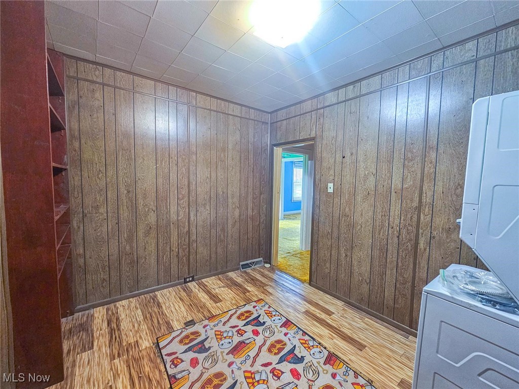 238 W Chestnut Street, Lisbon, Ohio image 2