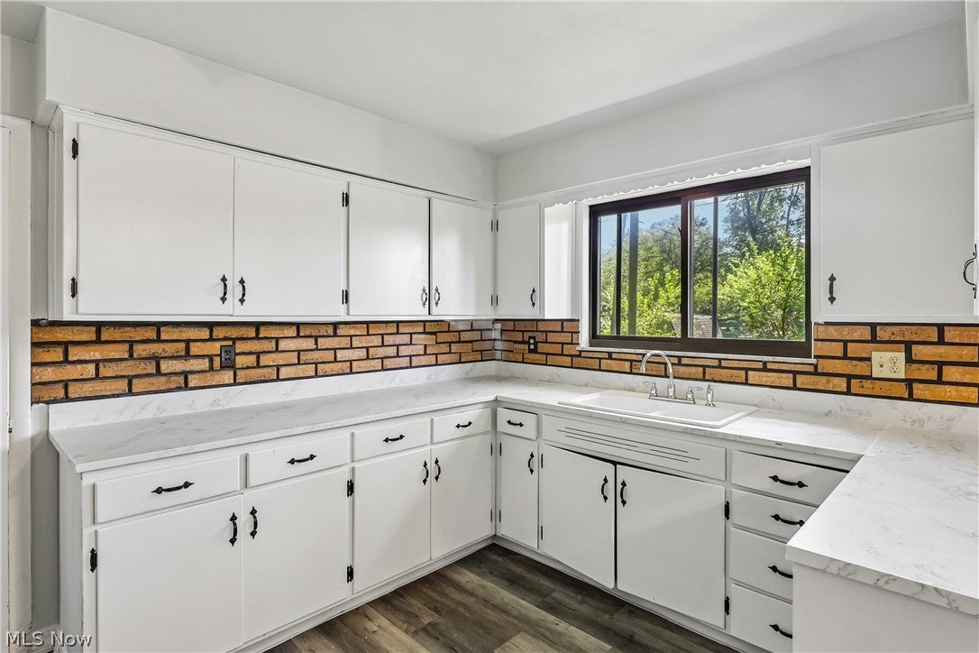 4071 Carondelet Drive
