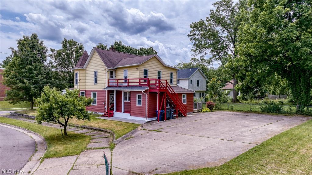 Photo of 111 W Cuyahoga Falls Avenue, Akron, OH 44310 (MLS # 5222821)
