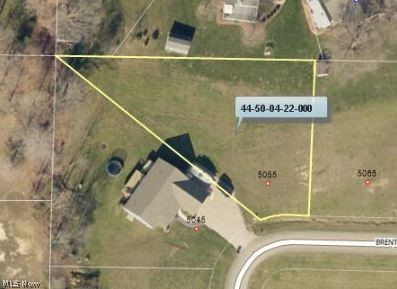 Nice cleared, level building lot in Oakwood North III. All public utilities available. A copy of the restrictions is attached in supplements.
