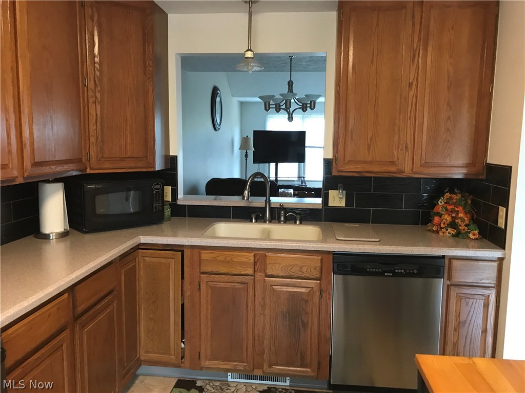 Villas At Kings Creek Condo - Residential