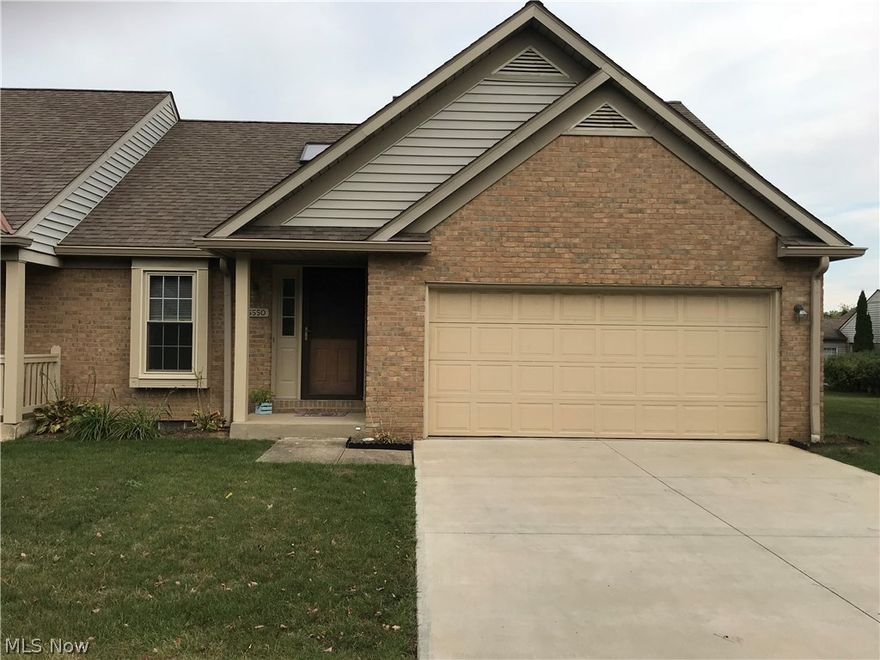 Kings Creek Condo.   2 bedroom w/Loft.   1st floor MBR, laundry room, vaulted living room with fireplace, dining room and kitchen.  2nd floor bedroom, loft and bath.  Partially finished basement.  Deck.  Located at the cul-de-sac.  Move-in condition!  All new windows, new carpet in basement, new deck in 2016.  Additional 304 sqft rec room in lower level.