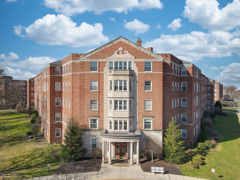 South Park Manor Condo - Residential