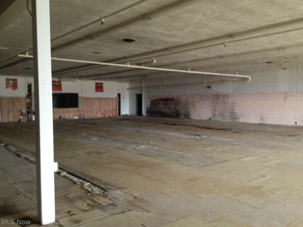 Quacker City Plaza - Commercial Sale