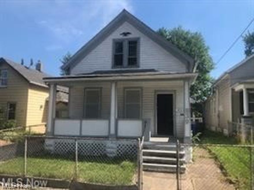 Bring your contractor and imagination to make this your home, Features over 1500 Sq Feet with an opportunity to add additional space to the 2nd floor.  Many of options await your creative minds.  The double lot is prime space and can provide a garage or additional home to be built.  Cash only or Hard money Only