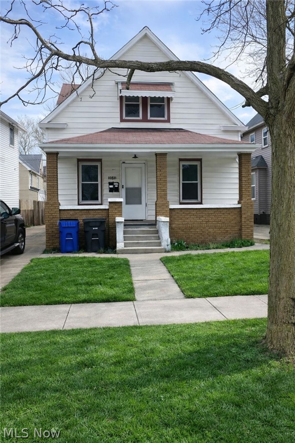 Photo of 2219 W 103rd Street #UP, Cleveland, OH 44102 (MLS # 5210222)