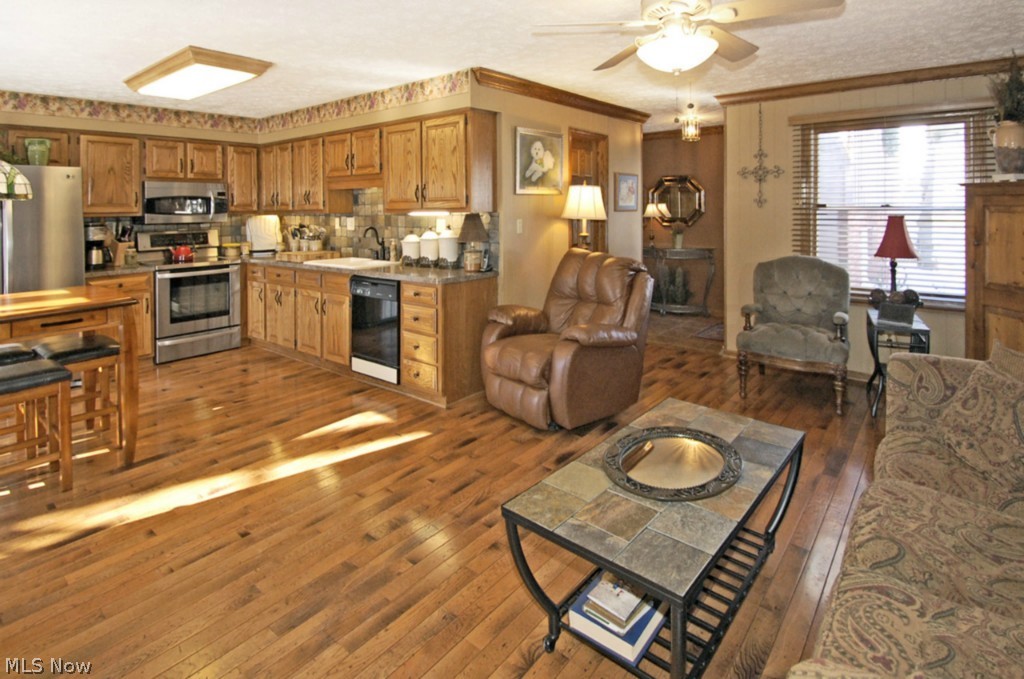 Hunting Mdws 01 - Residential