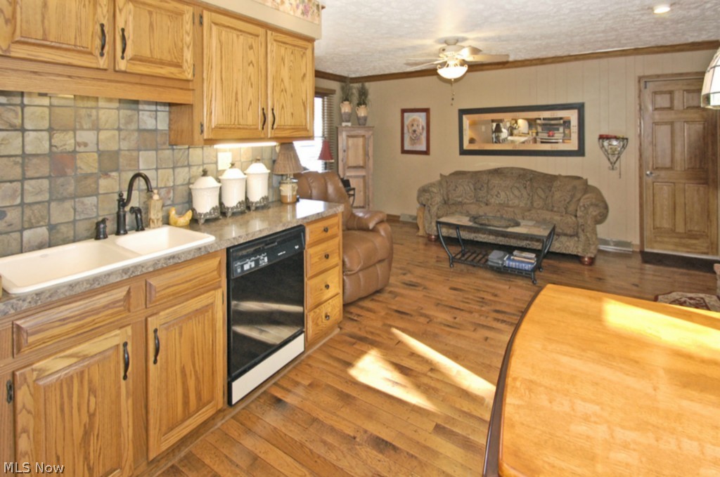 Hunting Mdws 01 - Residential