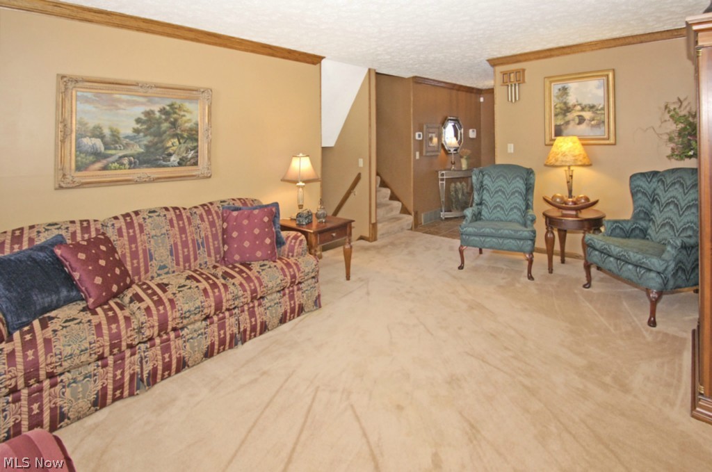 Hunting Mdws 01 - Residential