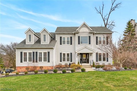 Homes For Sale - 7582 Wilton Lane<br/> North Royalton, OH 44133