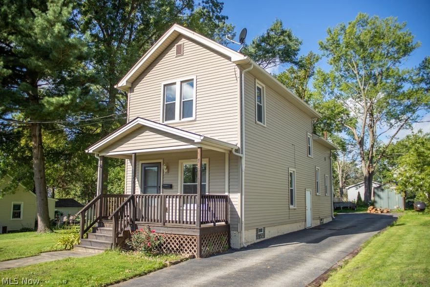 All the work has been done for you! Check out this 2 bedroom (potentially 3) home in the heart of Niles. This home has new windows, brand new laminate hardwood floors, updated electrical panel, brand new carpeting and a fresh coat of paint. Other updates include: Updated Kitchen, Waterproofed Basement, Newer Furnace & Central Air, Newer Hot Water Tank, 3 Season Porch and More!