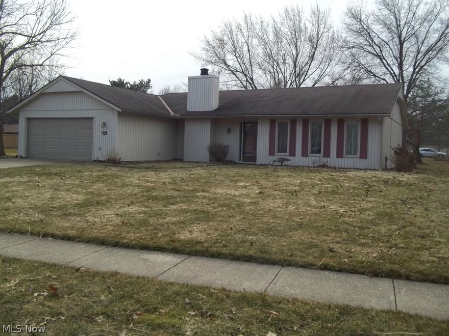 This Bob Schmidt Home is Priced to SELL  Nearly 1800 sq Feet 3 Bedrooms 2 Full Baths one in the Master Bedroom New Heat Pump 2014,Fast Transfer OK,104x175 Corner lot to a Cul-De-Sack, HOA includes pool, Tennis courts, Clubhouse, Play area and Walking Trails, Best Priced Home in Meadowood