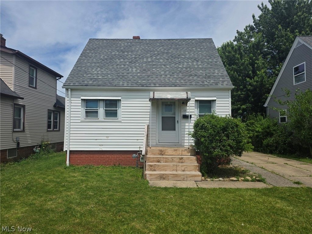Photo of 1357 E 289th Street, Wickliffe, OH 44092 (MLS # 5217640)