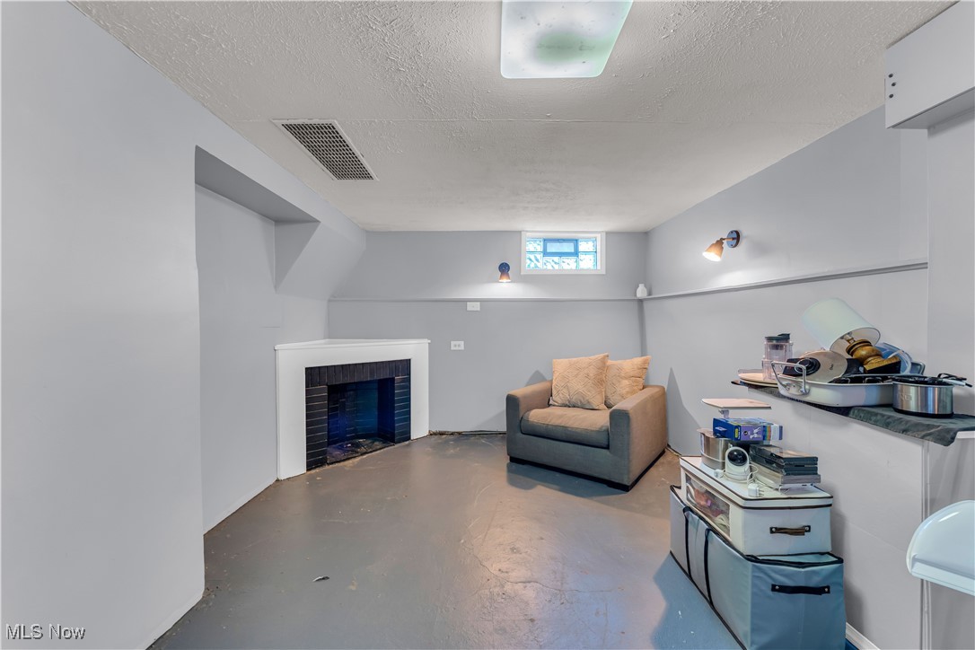 Tux Ext - Residential