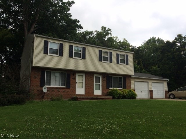 Lovely 3 bedroom townhome available for rent in Stow! This unit boasts a spacious eat in kitchen with 2 pantries and sliders out to the back patio that overlooks the woods. Half bath on the first floor and a basement that is great for storage. 3 bedrooms and a full bath upstairs. Dont miss out on this clean, bright and sunny unit. Priced to rent quickly! No section 8, no pets. $35 credit/eviction/background check.