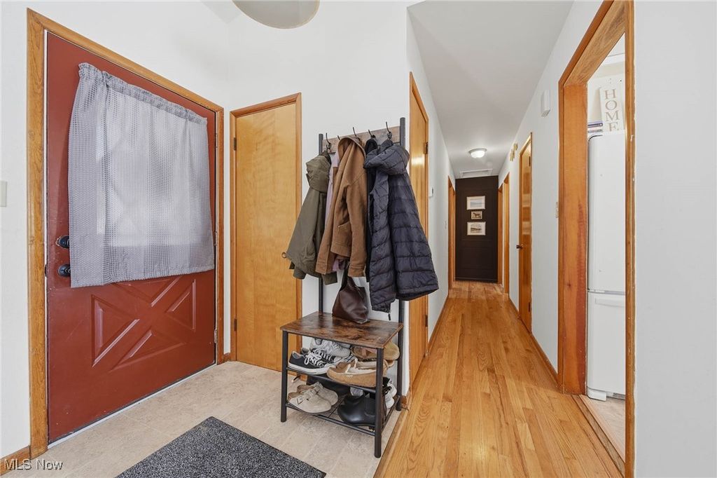 Photo of 4040 Burton Drive, Stow, OH 44224 (MLS # 5185393)