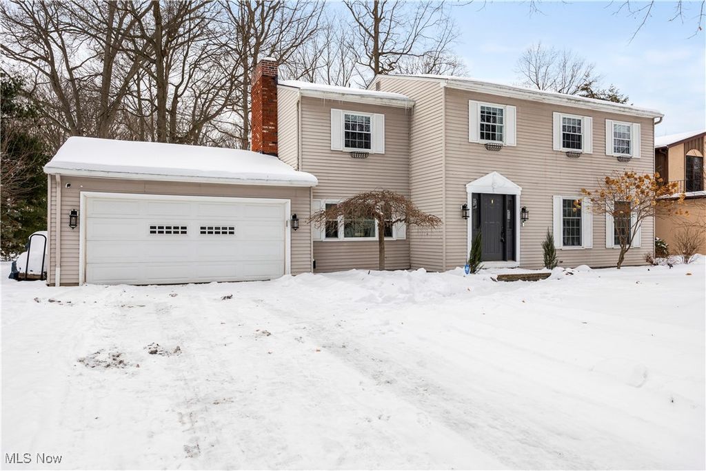 Photo of 4620 Washington Avenue, Lorain, OH 44052 (MLS # 5184923)