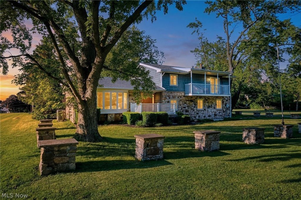 Photo of 482 N Hillcrest Drive, Lakeside Marblehead, OH 43440 (MLS # 5214513)