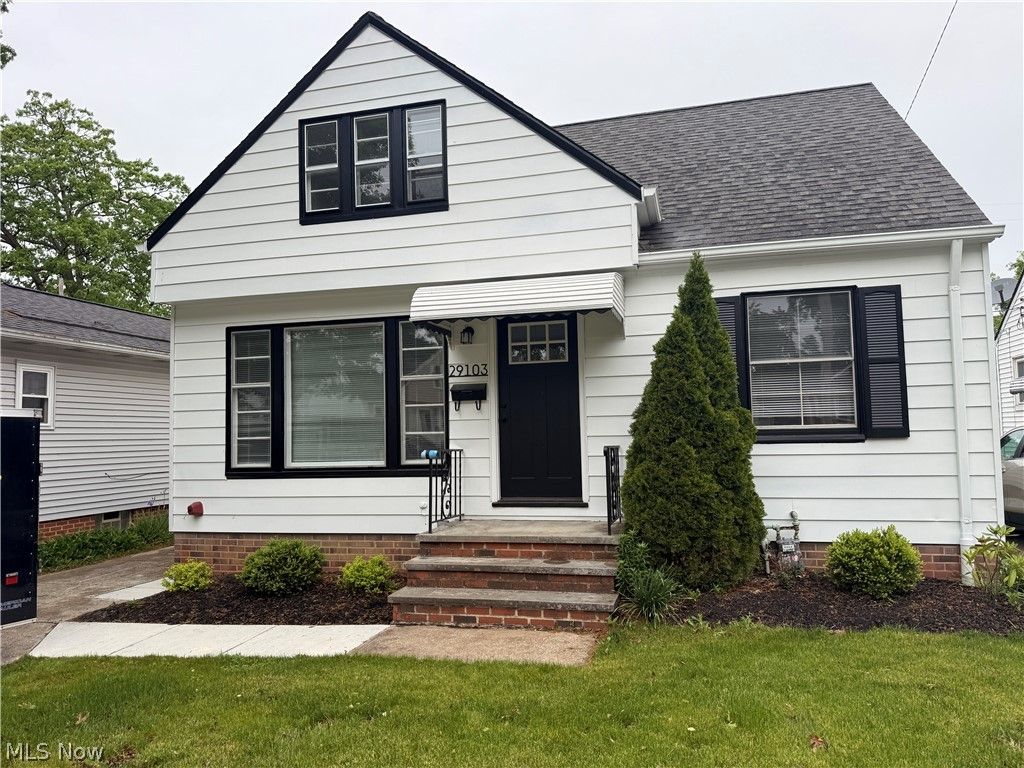 Photo of 29103 Barjode Road, Willowick, OH 44095 (MLS # 5208483)