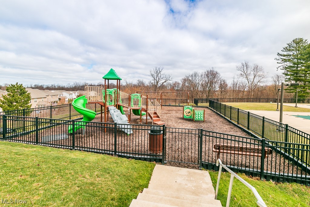 8268 Beaumont Drive, Mentor, Ohio image 45