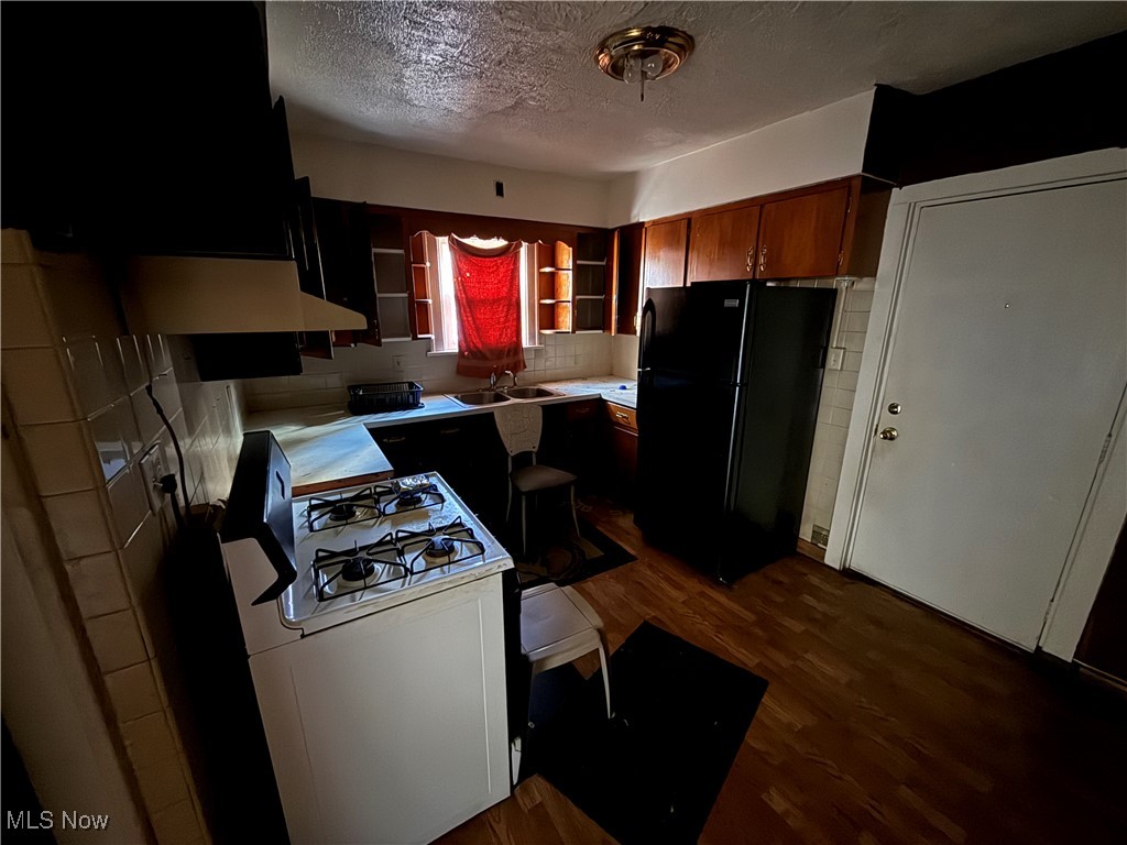 Colonial Park - Residential Income