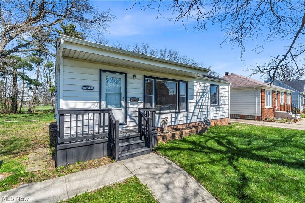 Photo of 3802 Park Drive, Parma, OH 44134 (MLS # 5200458)