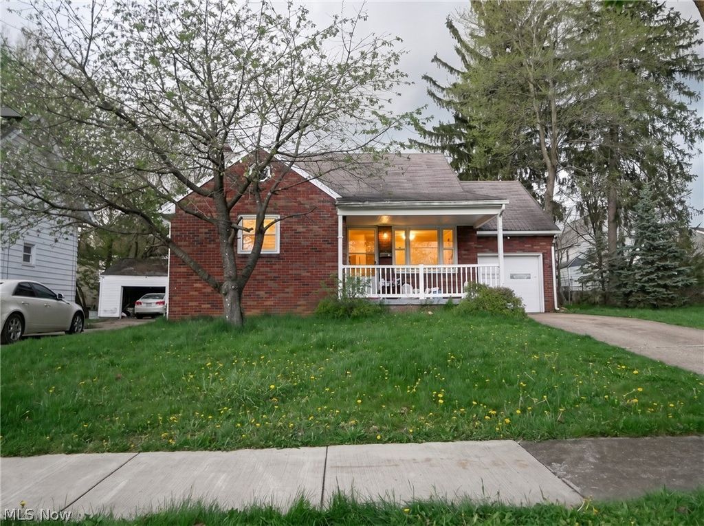 Photo of 50 Glacier Avenue, Youngstown, OH 44509 (MLS # 5202186)