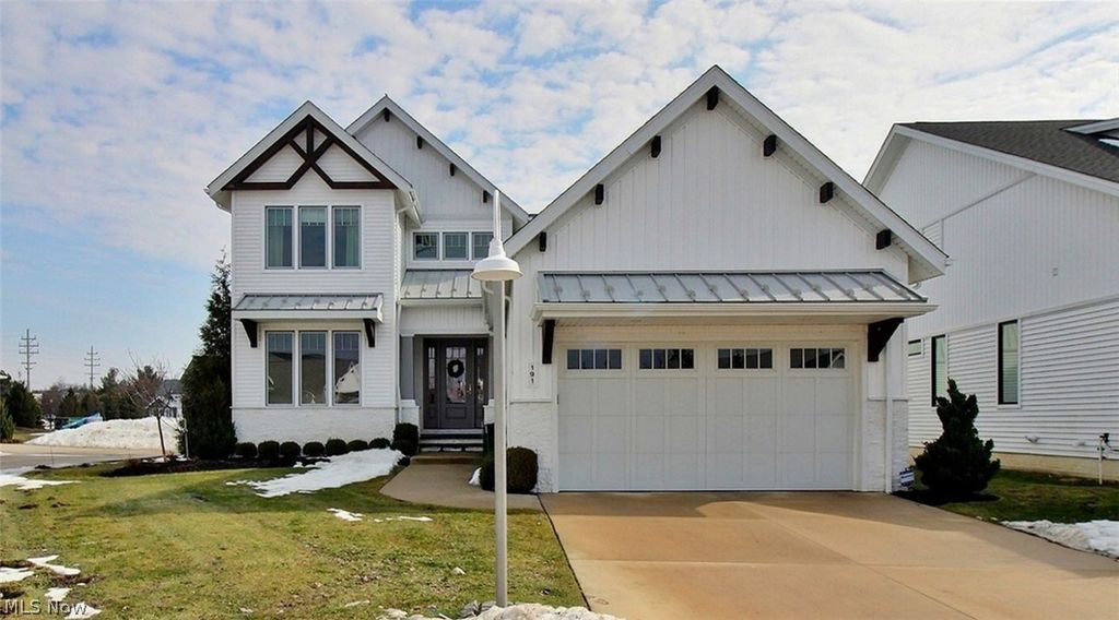 Photo of 191 Bridgeport Way, Mayfield Heights, OH 44124 (MLS # 5189440)