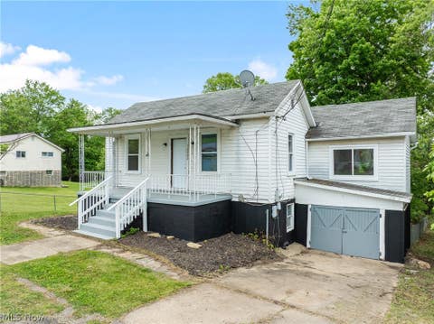 Homes For Sale - 70042 1st Street<br/> Flushing, OH 43977