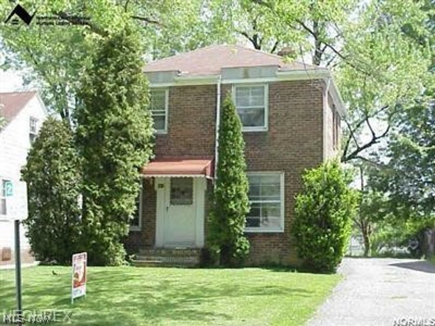 3 bed 1 bath single family home needing a full rehab - owner is very motivated to sell.