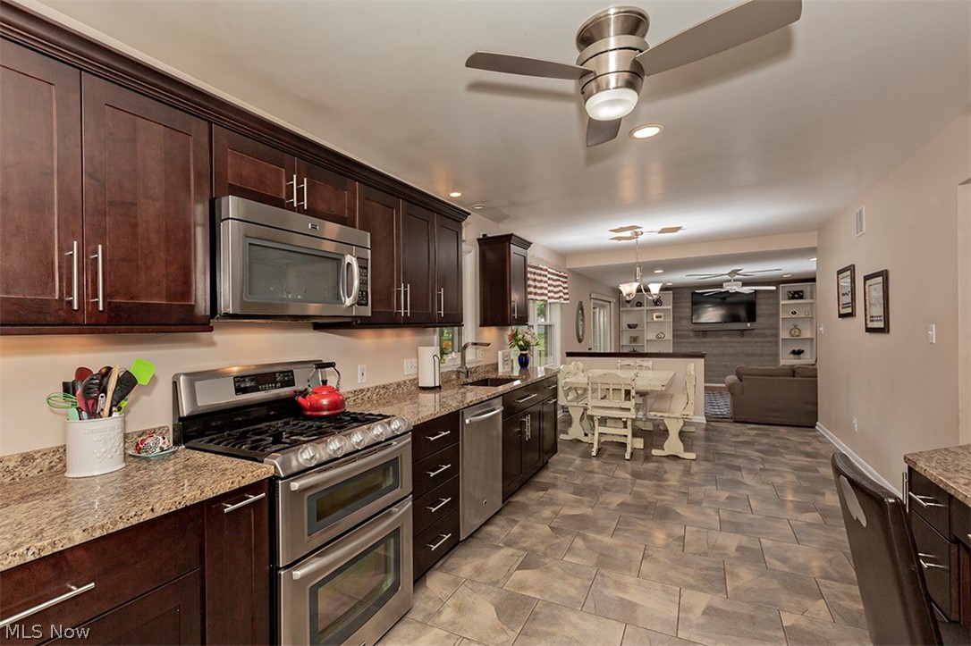 Williamsburgh Estates 02 - Residential