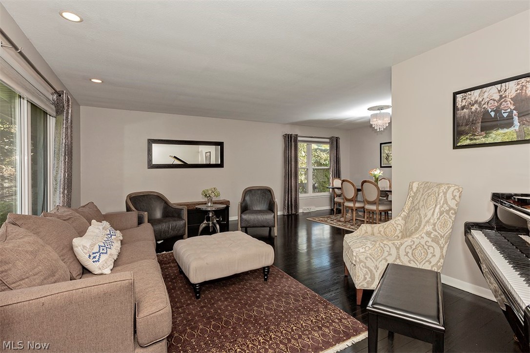 Williamsburgh Estates 02 - Residential