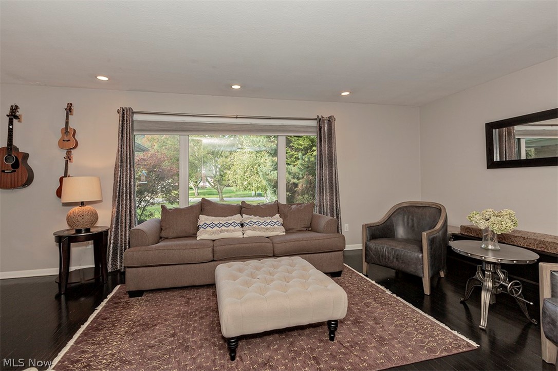 Williamsburgh Estates 02 - Residential