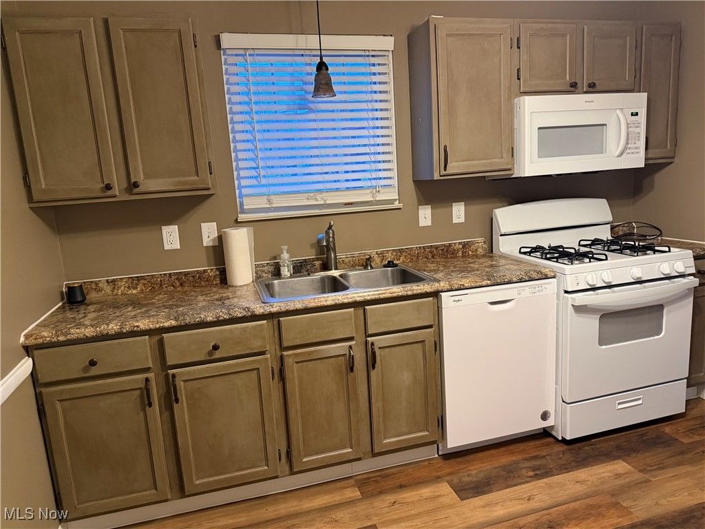 Photo of 195 Surrey Lane, Canfield, OH 44406 (MLS # 5176545)