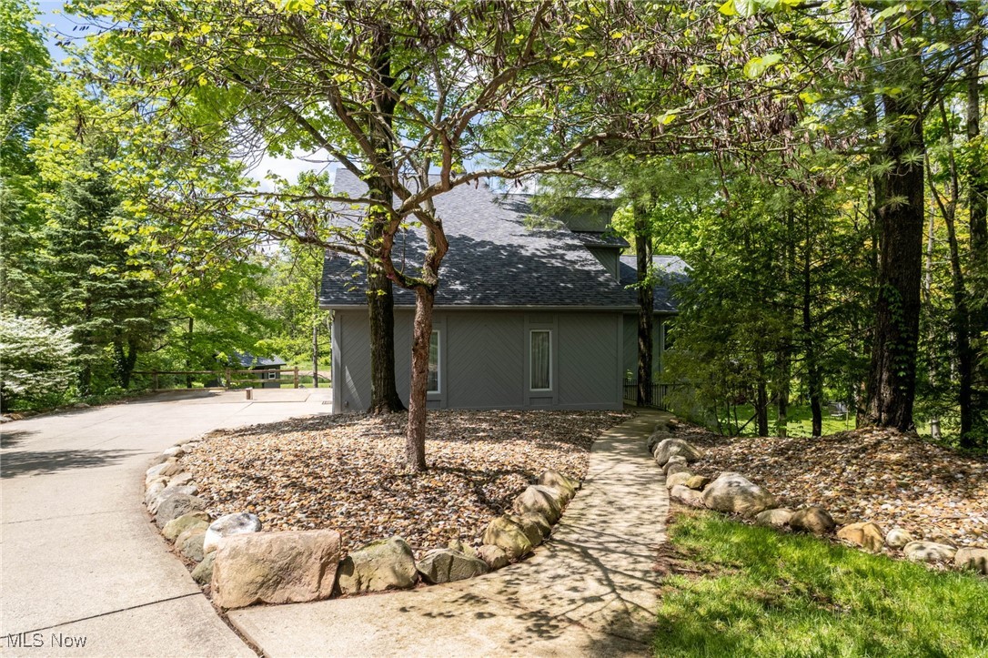 2616 Bethany Lane, Hinckley, Ohio image 1