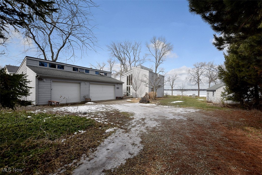 3564 S Memorial Shoreway Drive, Marblehead, Ohio image 3