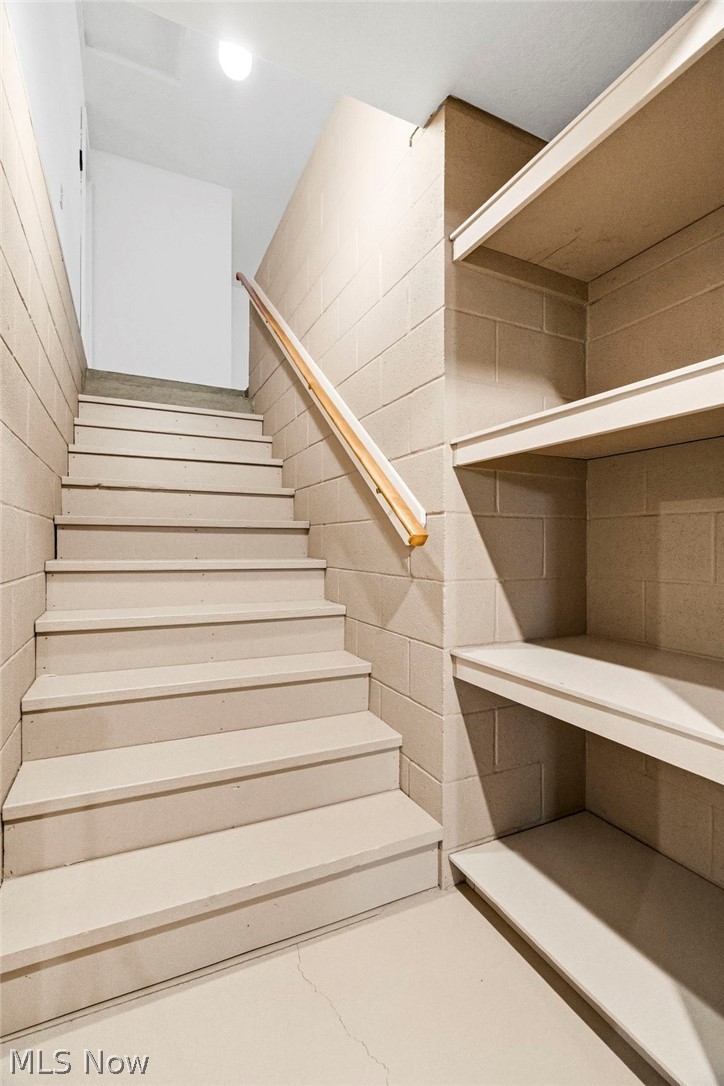 Knights Xing 01 - Residential