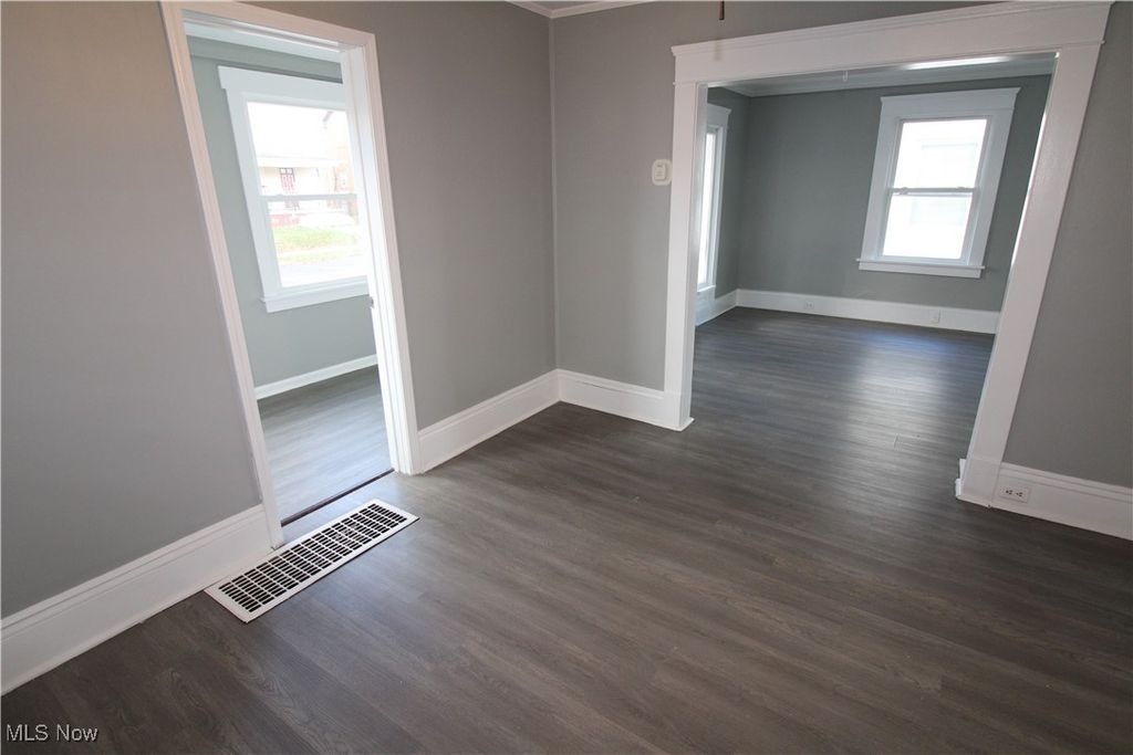 Photo of 1030 Arlington Avenue SW, Canton, OH 44706 (MLS # 5175793)