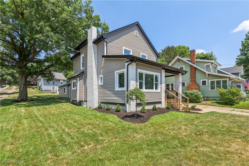 Photo of 1551 Preston Avenue, Akron, OH 44305 (MLS # 5176260)