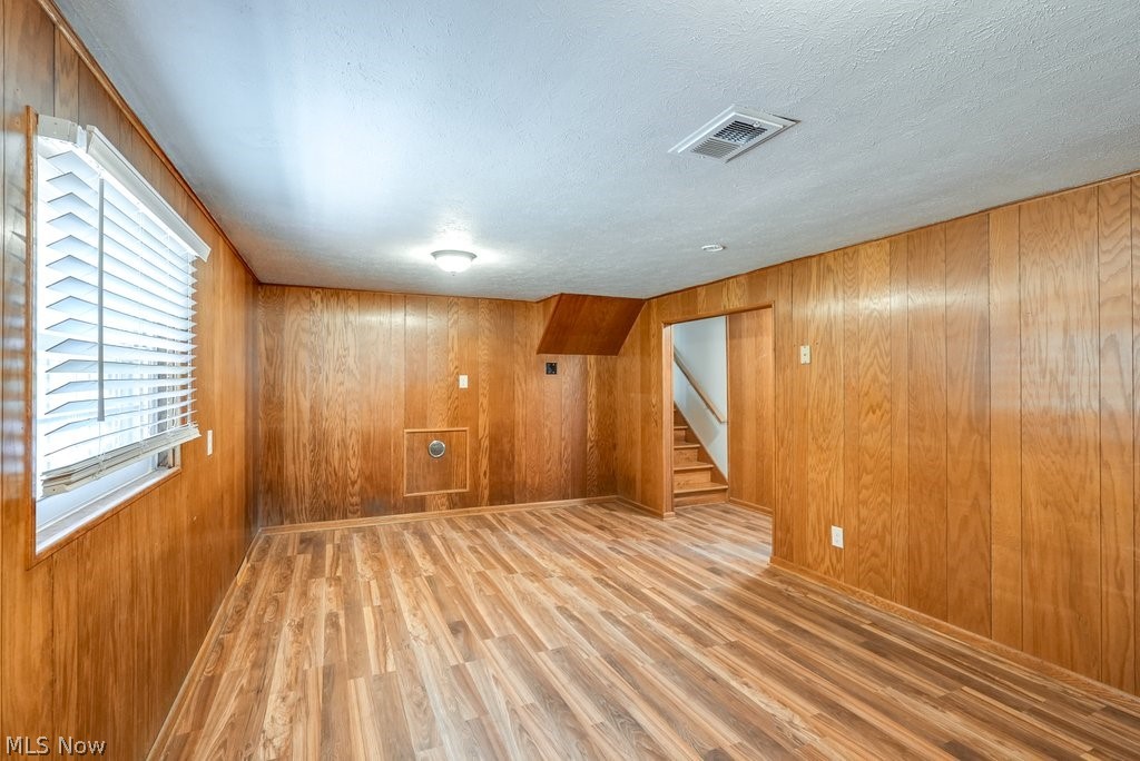 Hiwood Heights - Residential