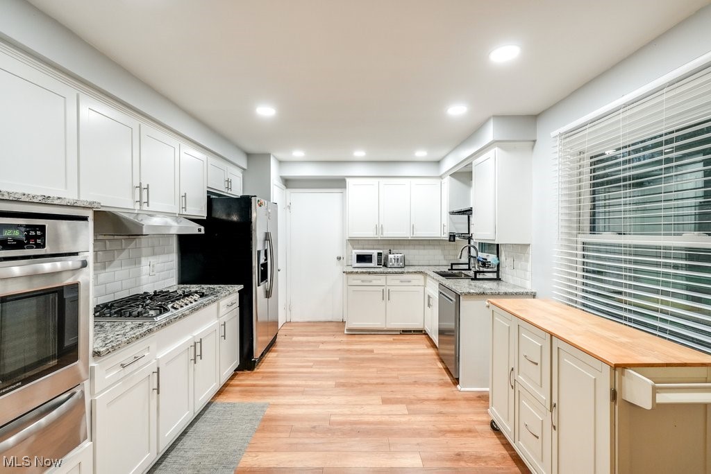 36525 Timberlane Drive, Solon, Ohio image 2