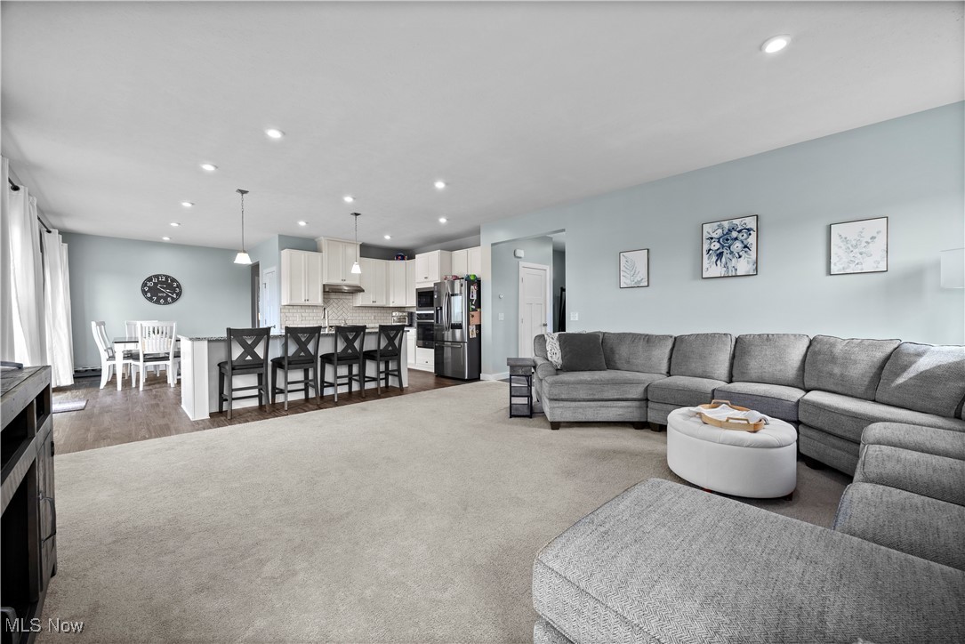 6366 Shadow Creek Drive, Medina, Ohio image 8