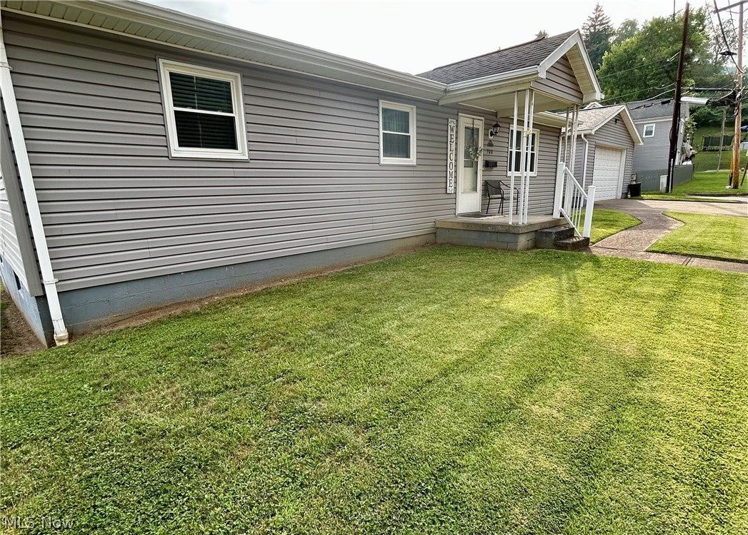 300 W 38th Street