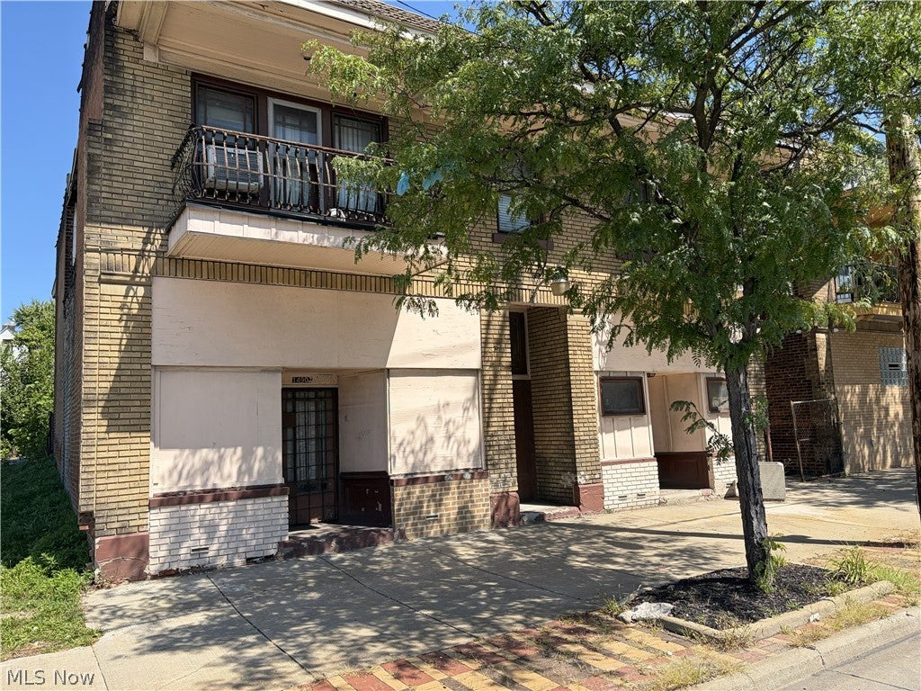14907-14909 Kinsman Road