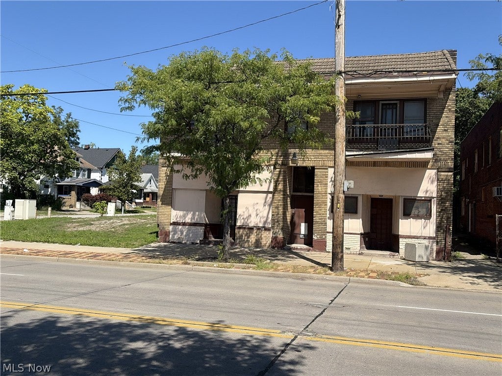 14907-14909 Kinsman Road