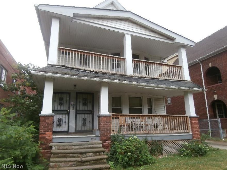 Short Sale-subject to Bank Approval.  Large 5/5 2020 Sq Ft Sided Duplex with 2-2 Bdrm 1 Bath Apartments with Living Rm, Dining rm and Kitchen in Each unit.  Unfinished Attic and Basement and separate utilities.  All for a Great Price.  Kick back and collect the cash!