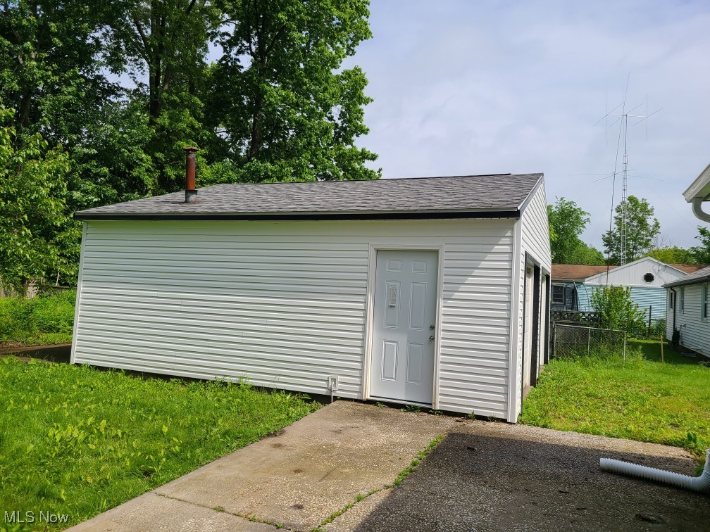 11435 Ridgefield Avenue, Alliance, Ohio image 10