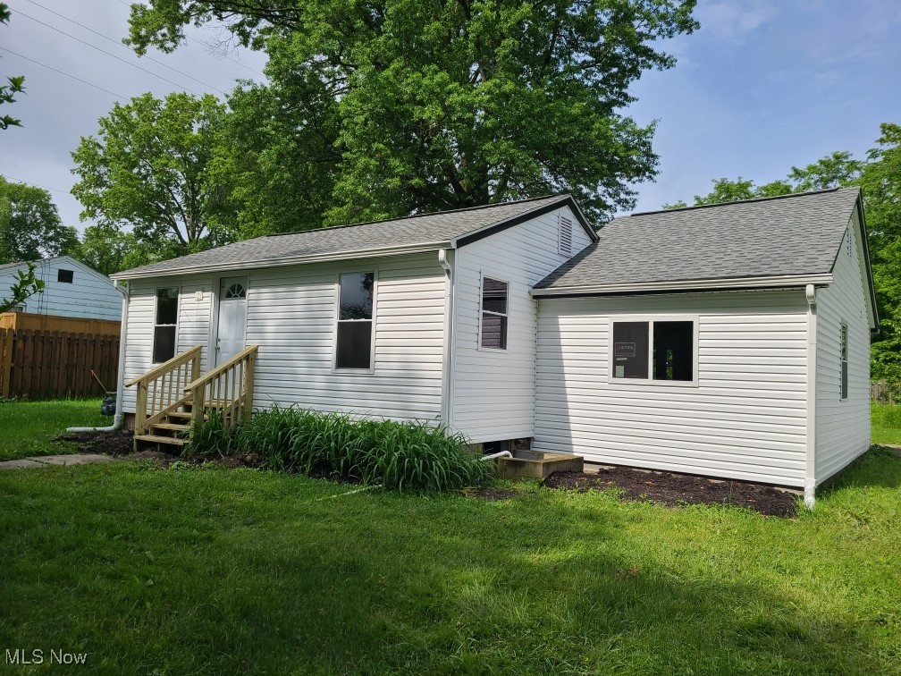11435 Ridgefield Avenue, Alliance, Ohio image 2