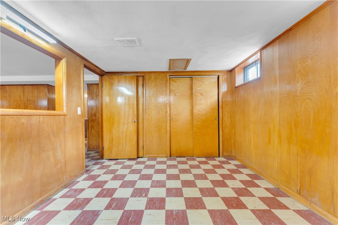 4303 Sheraton Drive, Parma, Ohio image 18