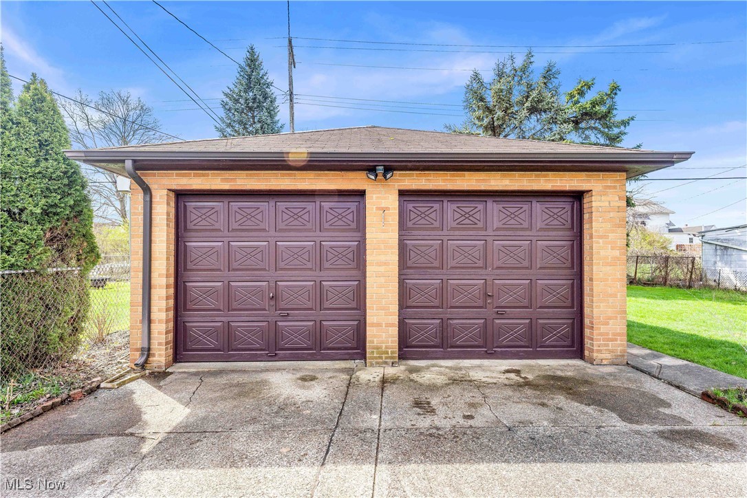 4303 Sheraton Drive, Parma, Ohio image 21